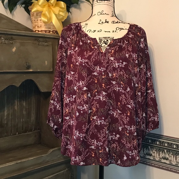 fun 2 fun Tops - Fun 2 Fun Ladies Floral Blouse